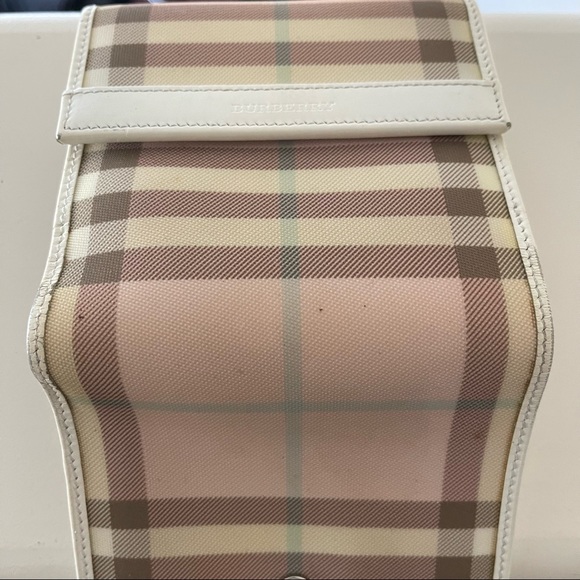BURBERRY // Pink Nova Check Compact Wallet - Picture 3 of 6